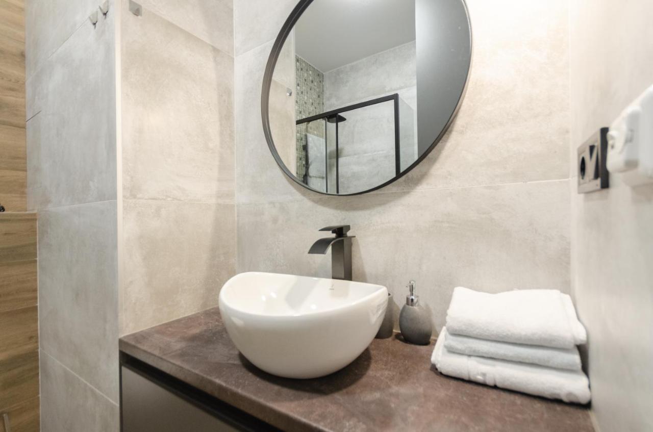 Petrovdom Apartments 12-131B In Rc "Yaroslaviv Grad", Bulvarno-Kudriavska 17B קייב מראה חיצוני תמונה